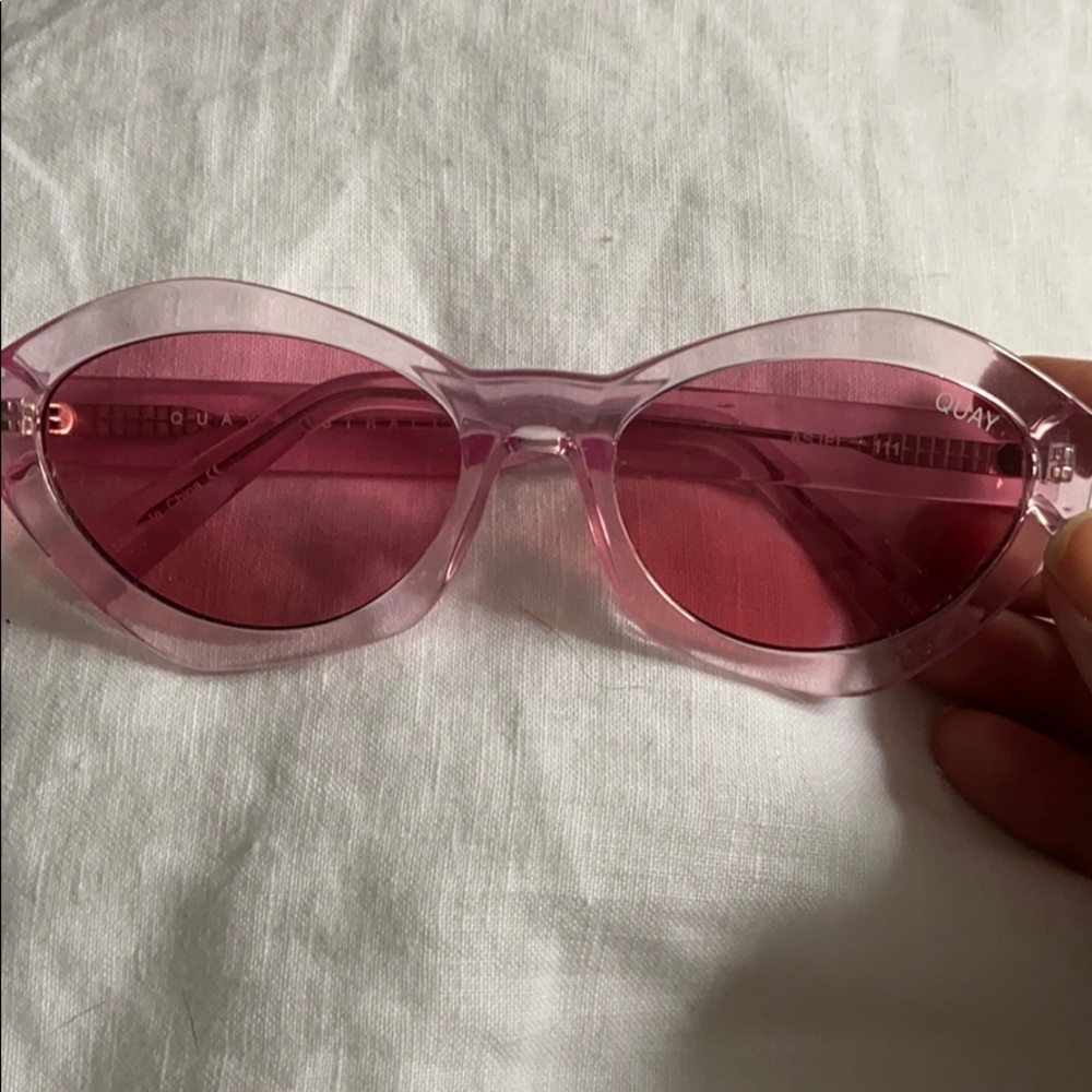 Quay pink sunglasses